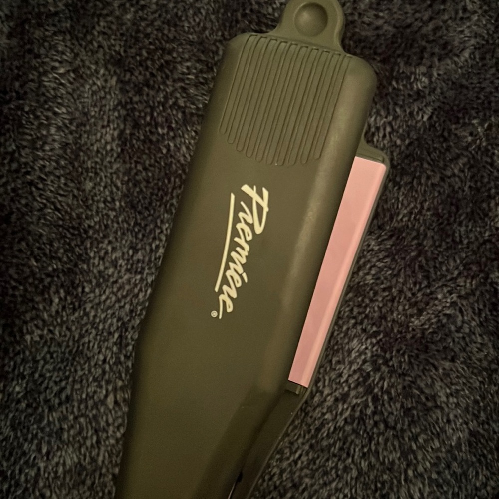 Hair straightener